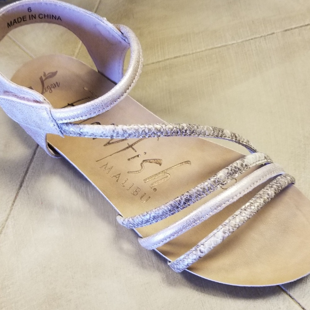 Sandals - Picture 2 of 5